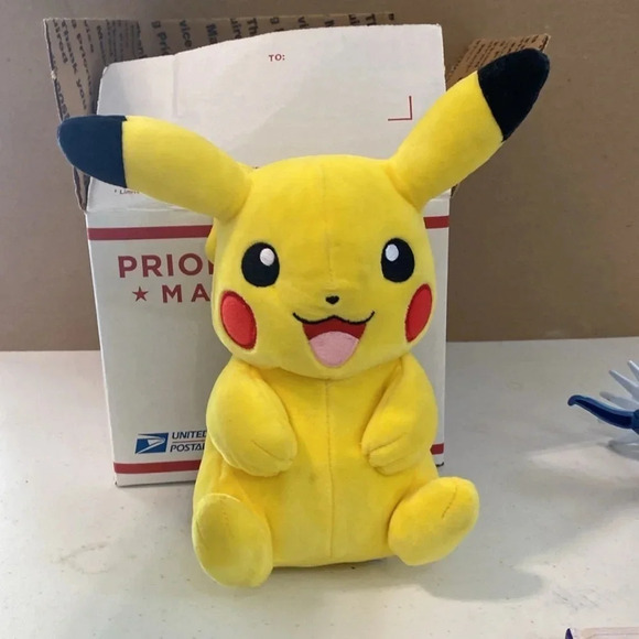 Pokémon Toys - 5 figures, belt clip pokeball, book & Pikachu stuffed animal - Picture 2 of 13